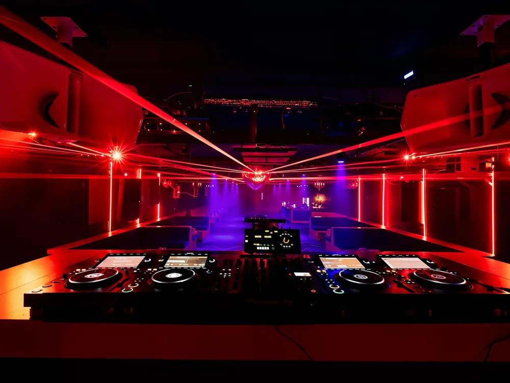 Nomad venue lighting